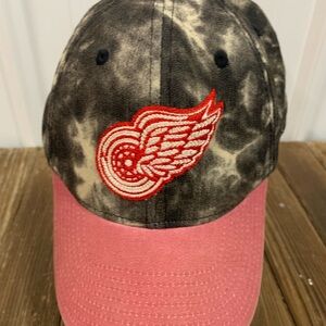 NHL CCM Detroit Red Wings L/XL Cap